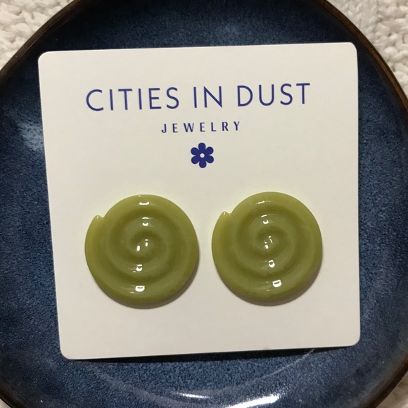 NWT Cities in Dust Avocado Green Acetate Spiral Earrings - Picture 5 of 5